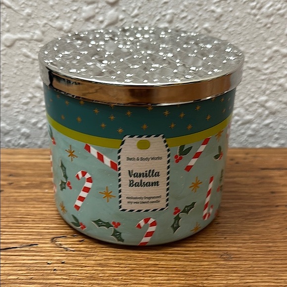 Bath & Body Works Vanilla Balsam 3-Wick Candle Jar - Holiday Candle - Picture 7 of 7